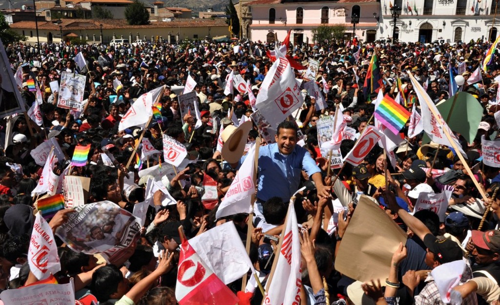 Ollanta Humala acclamé par ses partisans