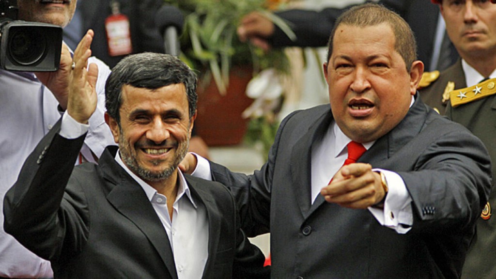 Mahmoud Ahmadinejad reçu par Hugo Chavez à Caracas en janvier 2012