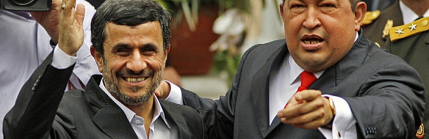 Mahmoud Ahmadinejad reçu par Hugo Chavez à Caracas en janvier 2012