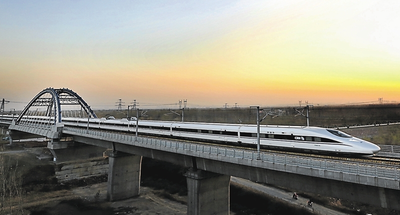 Le TGV chinois sur la ligne Pékin-Canton inaugurée fin 2012