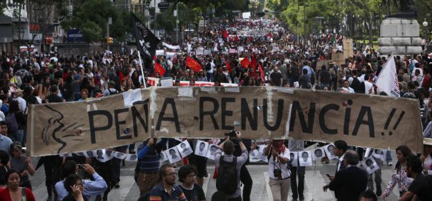 Manifestations à Mexico après l'annonce de la mort des 43 étudiants